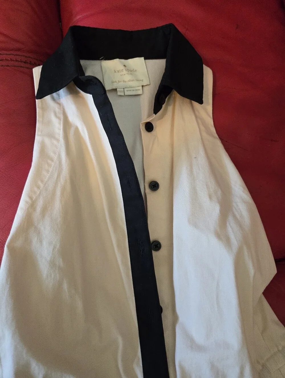 kate spade Two-Tone Sleeveless Button Shirt in Cream and Black